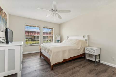 118 Amherst Lane, Lake Worth FL - photo 7 of 20