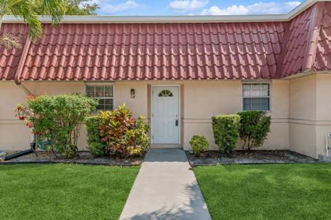 118 Amherst Lane, Lake Worth FL - photo 12 of 20