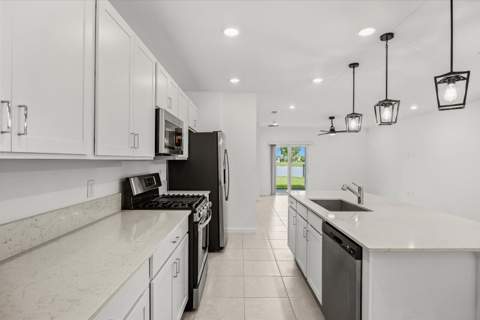 11065 NW Pondside Lane, Port St. Lucie FL - photo 9 of 48