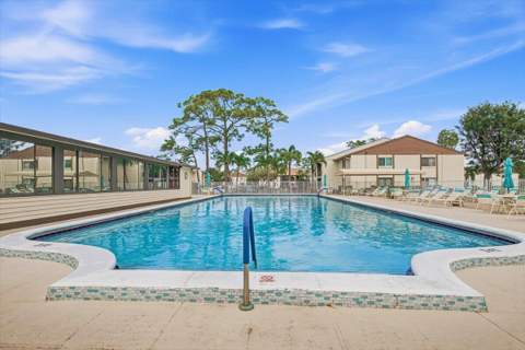 331 Knotty Pine Circle #D-2, Greenacres FL - photo 21 of 30