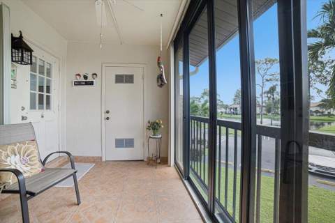 331 Knotty Pine Circle #D-2, Greenacres FL - photo 18 of 30