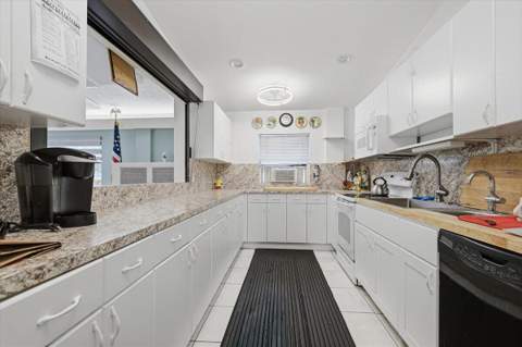 331 Knotty Pine Circle #D-2, Greenacres FL - photo 24 of 30