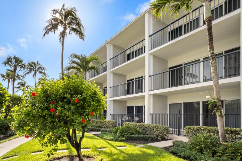 1 bedroom Stock Cooperative at 150 N Ocean Boulevard #S-27, East Wind Beach Club Inc, Delray Beach — photo 5
