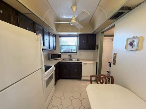 6600 Royal Palm Boulevard #211B, Margate FL - photo 8 of 24