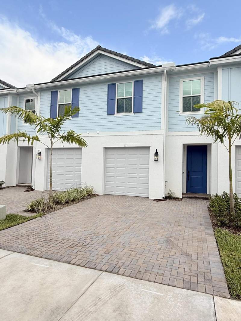 3 bedroom Townhouse at 121 SE Birch Terrace, SALERNO RESERVE , Stuart — photo 2
