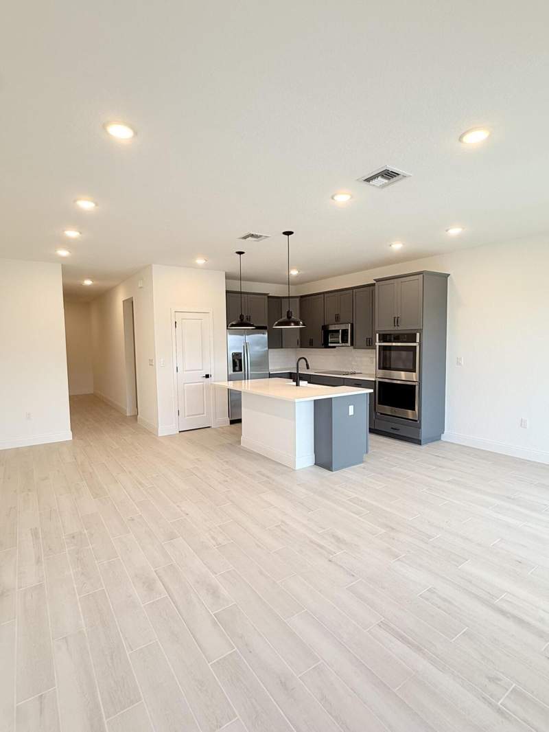 3 bedroom Townhouse at 121 SE Birch Terrace, SALERNO RESERVE , Stuart — photo 4