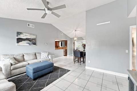 4665 NW 113th Avenue, Sunrise FL - photo 6 of 9