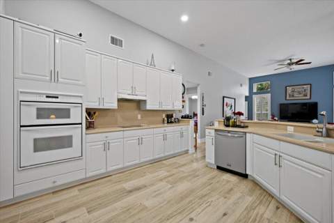 15522 Cypress Park Drive, Wellington FL - photo 10 of 43