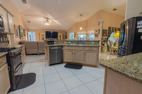 1262 SW Bent Pine Cove, Port St. Lucie FL - photo 7 of 32