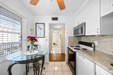 4000 NW 44th Avenue #315, Lauderdale Lakes FL - photo 7 of 35
