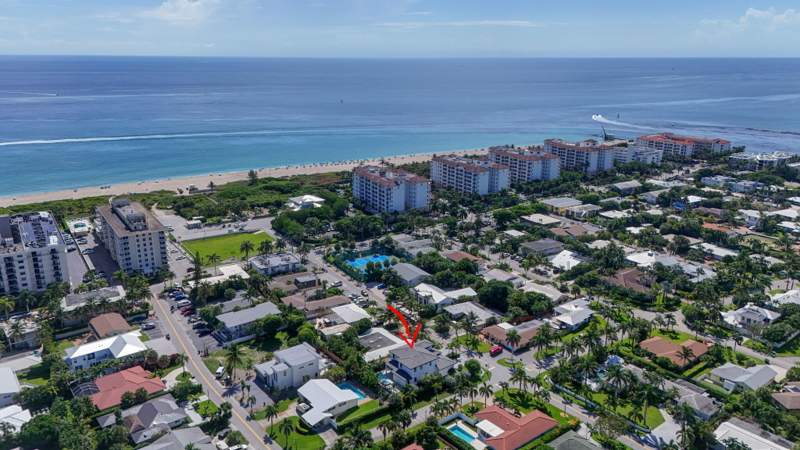 4 bedroom Single Family Residence at 131 Edwards Lane, Palm Beach Shores, Palm Beach Shores — photo 3