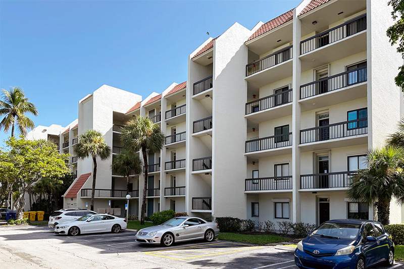 2 bedroom Condominium at 3000 Presidential Way #Apt 106, LANDS OF THE PRESIDENT CONDO 8, West Palm Beach — photo 1