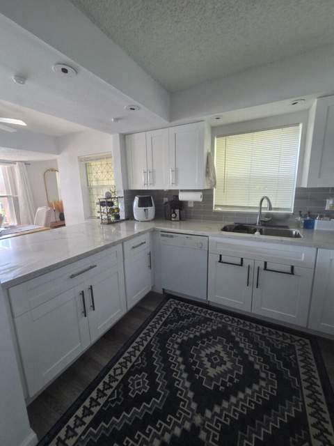 3271 NW 44th Street #5, Oakland Park FL - photo 9 of 23