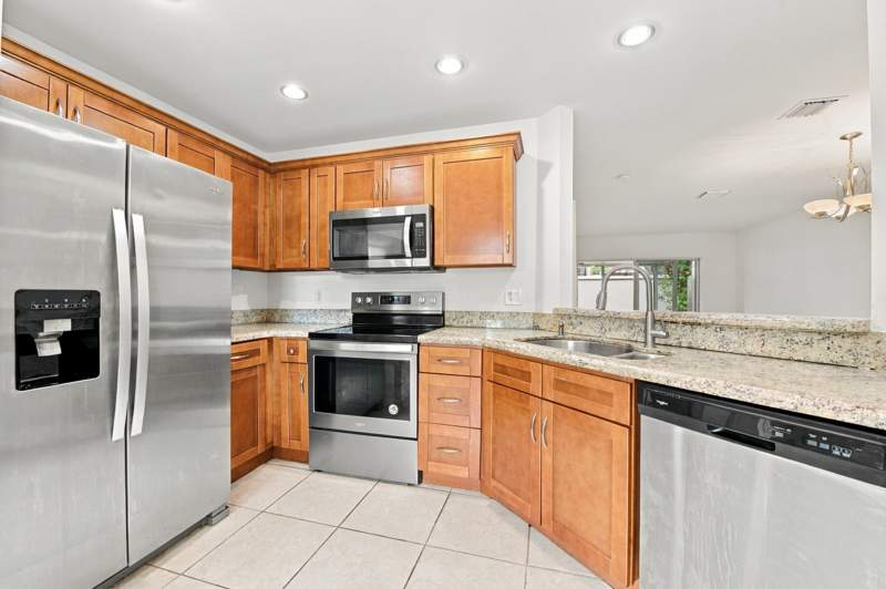 3 bedroom Townhouse at 4441 SW 11th Place, Waterways at Quiet Waters, Deerfield Beach — photo 3