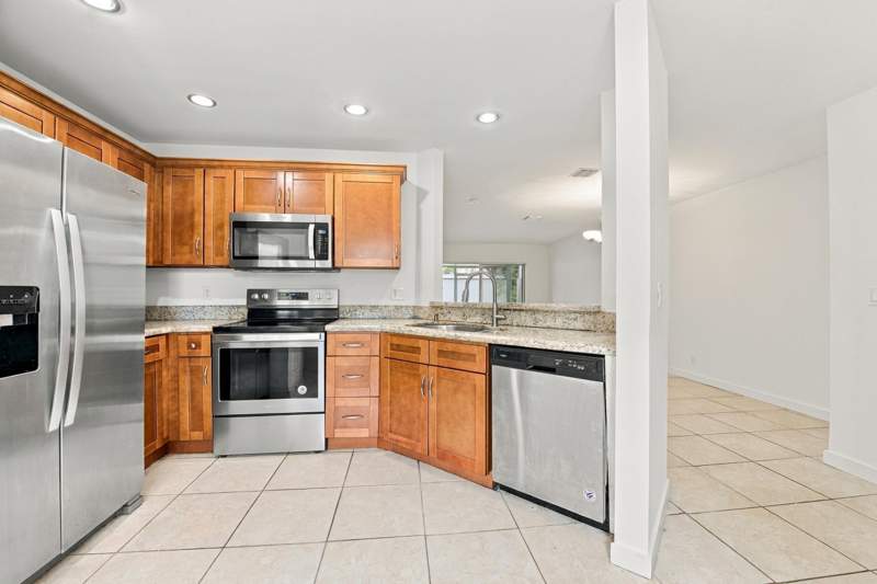 3 bedroom Townhouse at 4441 SW 11th Place, Waterways at Quiet Waters, Deerfield Beach — photo 5