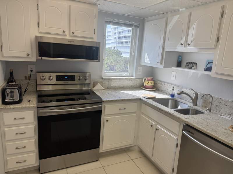 2 bedroom Condominium at 3215 S Ocean Boulevard #202, AMBASSADORS V NORTH CONDO, Highland Beach — photo 3