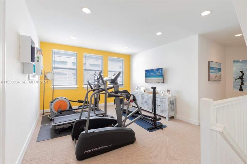 5 bedroom Townhouse at 213 SW 11TH Street #213, RIVER SECTION OF CROISSANT PARK, Fort Lauderdale — photo 5