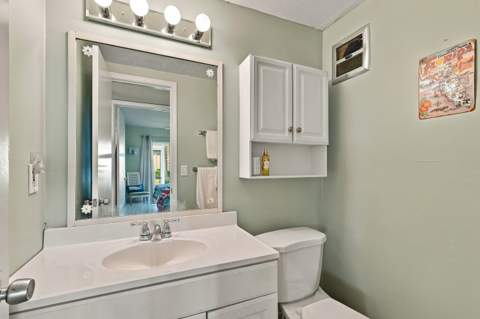 530 Horizons #104, Boynton Beach FL - photo 17 of 34