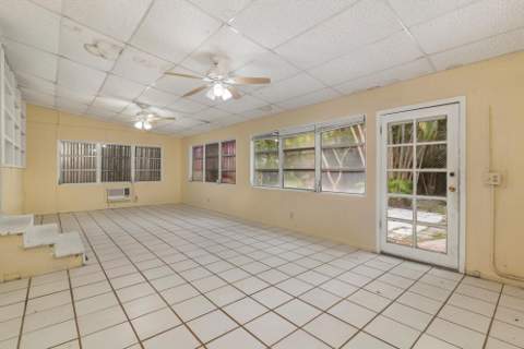 324 Albemarle Road, West Palm Beach FL - photo 13 of 35