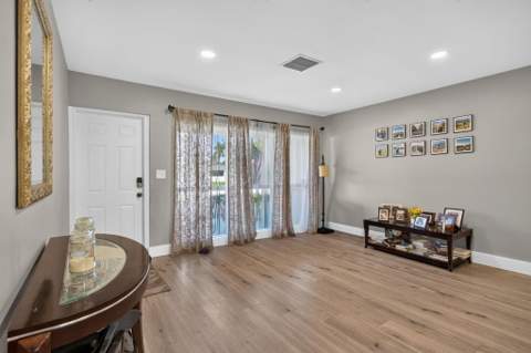 2520 SE 5TH Street, Pompano Beach FL - photo 9 of 39