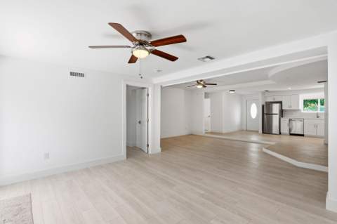 898 SW 10th Avenue, Boca Raton FL - photo 10 of 47