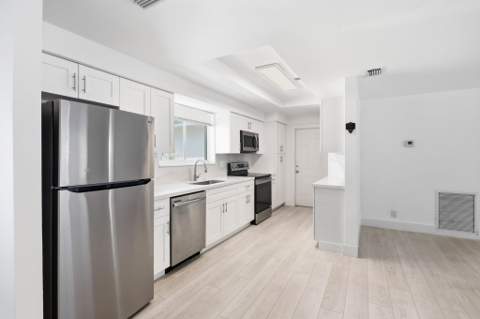 898 SW 10th Avenue, Boca Raton FL - photo 11 of 47