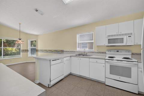 14124 Aguila Avenue, Fort Pierce FL - photo 12 of 36