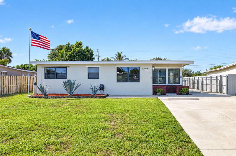 3 bedroom Single Family Residence at 5678 Cinnamon Drive, Forest Hill Village, West Palm Beach — photo 5