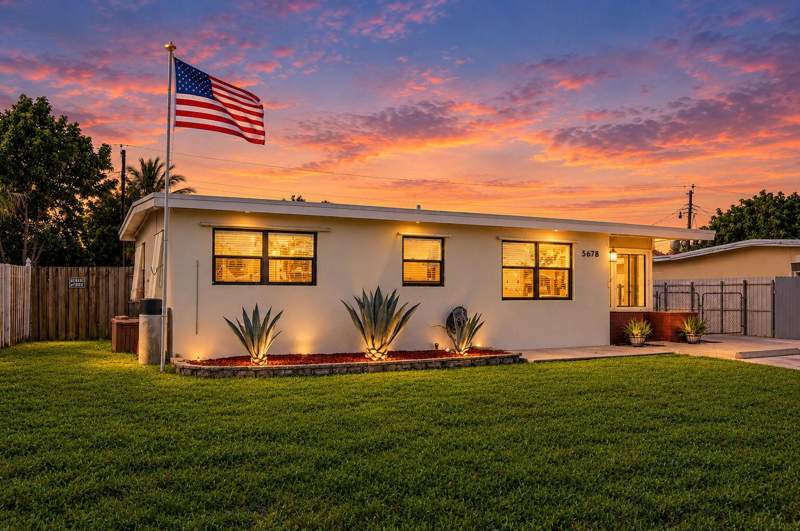 3 bedroom Single Family Residence at 5678 Cinnamon Drive, Forest Hill Village, West Palm Beach — photo 2