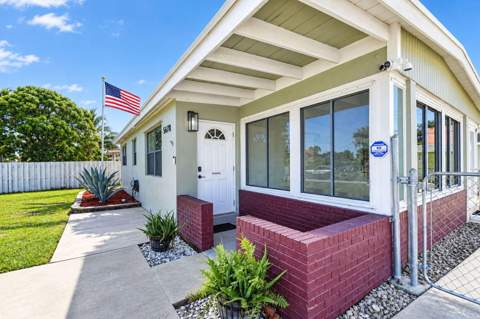 5678 Cinnamon Drive, West Palm Beach FL - photo 8 of 43