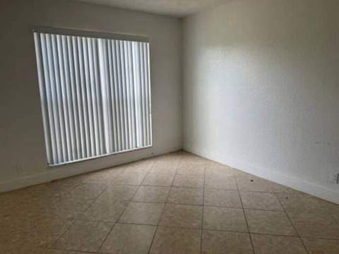 4425 TREEHOUSE Lane #29F, Tamarac FL - photo 6 of 8