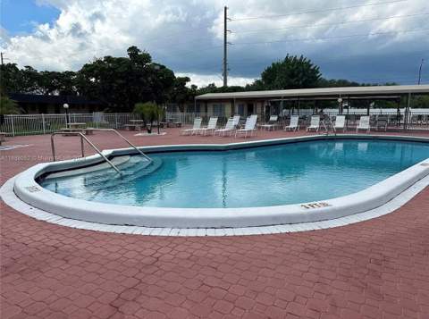 2901 NW 46th Avenue #405, Lauderdale Lakes FL - photo 15 of 21