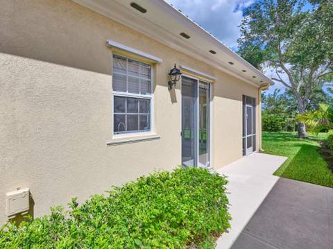 8701 Oldham Way, West Palm Beach FL - photo 8 of 96