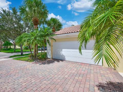 8701 Oldham Way, West Palm Beach FL - photo 7 of 96