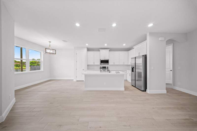 4 bedroom Single Family Residence at 380 SW Kestor Drive, PORT ST LUCIE SECTION 34, Port St. Lucie — photo 3