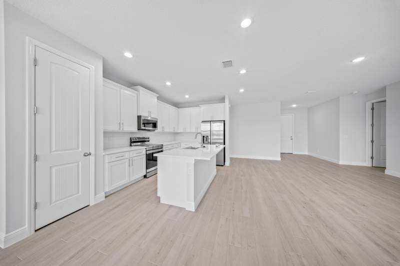 4 bedroom Single Family Residence at 380 SW Kestor Drive, PORT ST LUCIE SECTION 34, Port St. Lucie — photo 5