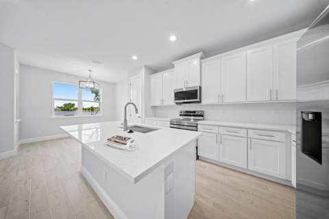380 SW Kestor Drive, Port St. Lucie FL - photo 7 of 12