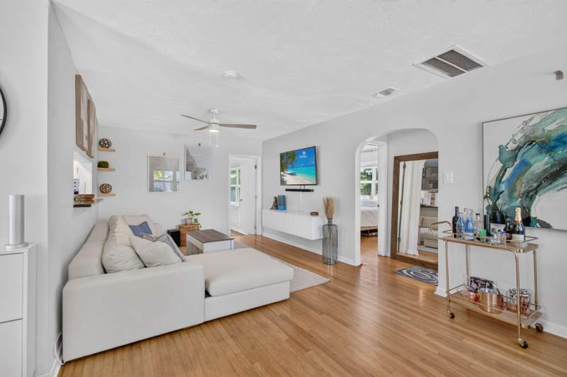 4 bedroom Single Family Residence at 612 N C Street, Town Of Lake Worth, Lake Worth — photo 4