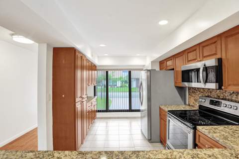 2253 SW 17th Drive, Deerfield Beach FL - photo 9 of 76