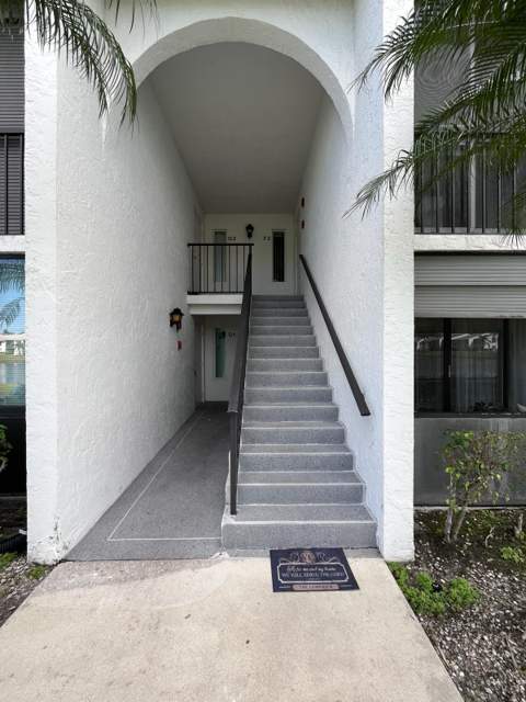 1002 Green Pine Boulevard #F2, West Palm Beach FL - photo 11 of 30