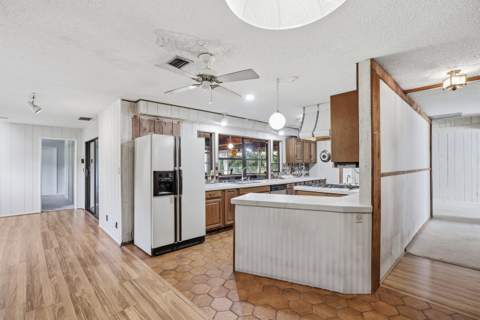 596 Greenwood Drive, Jupiter FL - photo 9 of 45