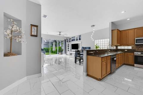 102 Newberry Lane, Royal Palm Beach FL - photo 7 of 34