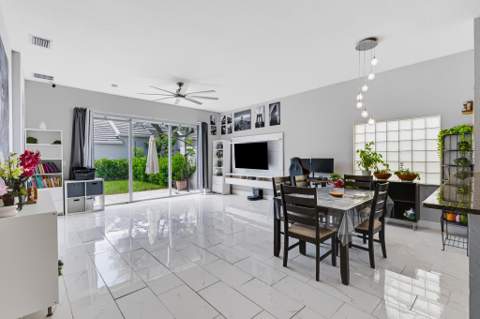 102 Newberry Lane, Royal Palm Beach FL - photo 8 of 34