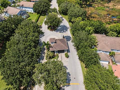 2145 Oakmont Drive, Riviera Beach FL - photo 23 of 28