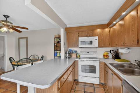 322 Lake Arbor Drive, Palm Springs FL - photo 10 of 27