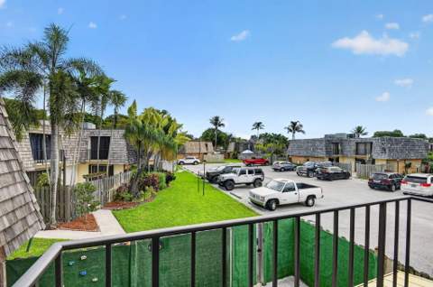 322 Lake Arbor Drive, Palm Springs FL - photo 15 of 27