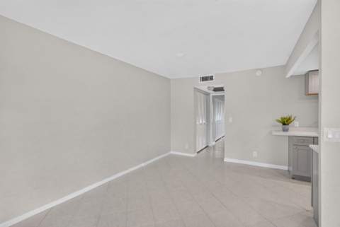 1055 Ainslie D Drive, Boca Raton FL - photo 14 of 97