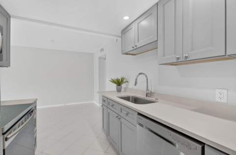 1055 Ainslie D Drive, Boca Raton FL - photo 20 of 97