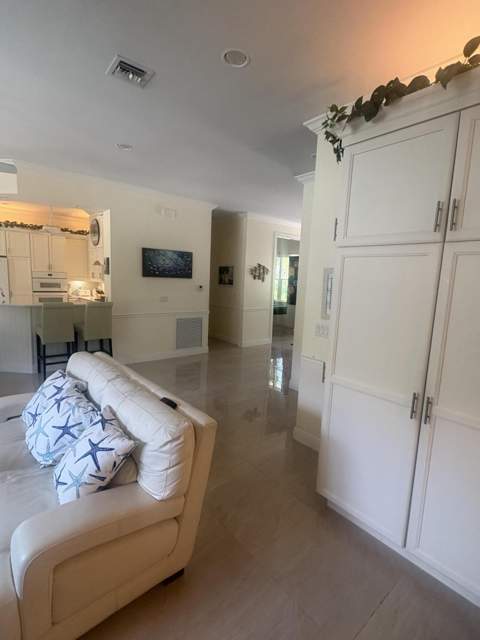 172 S River Road, Sewalls Point FL - photo 9 of 47