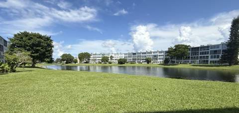 1034 Farnham O #1034, Deerfield Beach FL - photo 10 of 12